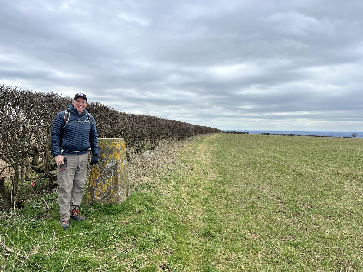 PeakBaggerQ's tweet photo. Tim got some trig points today. Leicestershire, Lincolnshire, & Rutland historic #CountyTops https://t.co/vC0F3dgSpv