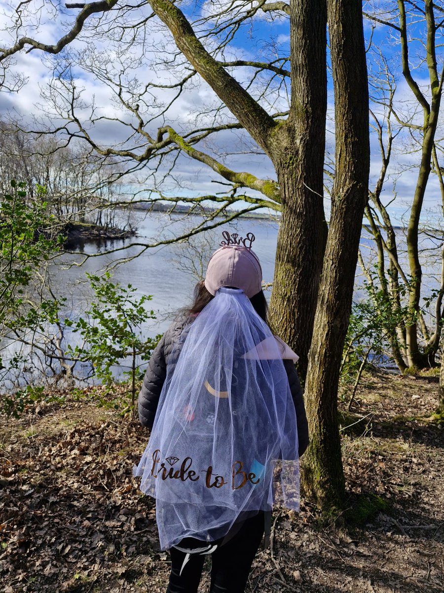 I don't do nights out ect. So a hike and Sunday roast is perfect. What a lovely day 🥰👰💒