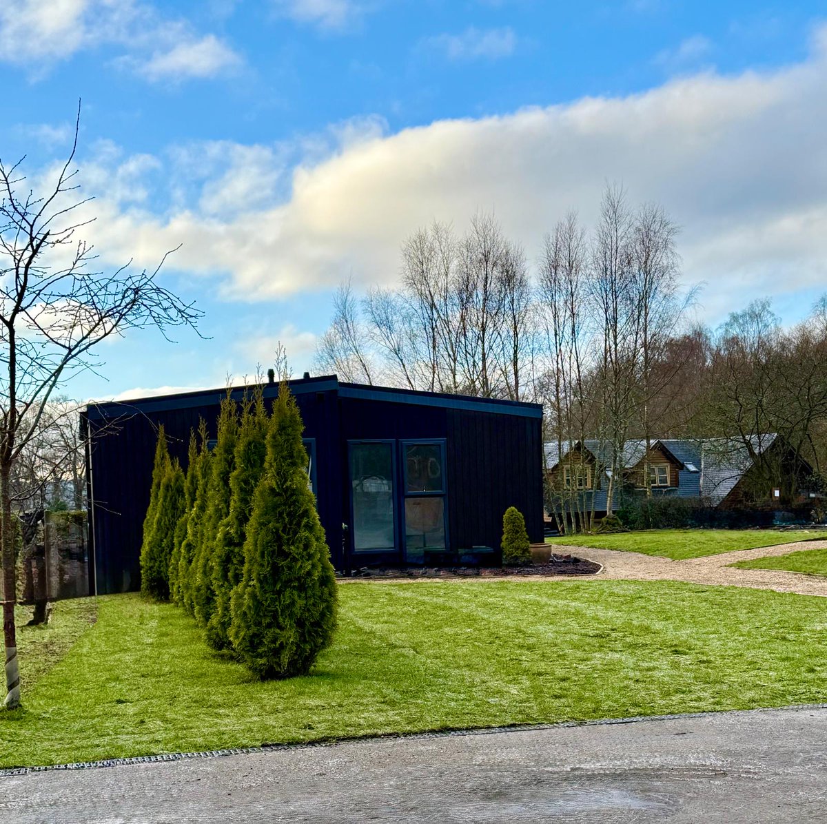 POSH_Agency_UK's tweet photo. Loch Lomond Waterfront have just introduced Studio Lodges to their accommodation complex, perfect for a short getaway with stunning views 🏞️✨ We can't wait to visit - who's with us? 😍 https://t.co/VnxpfpLnQt