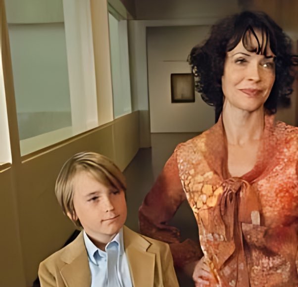 Silversmeasures's tweet photo. A powerful performance by a powerful actress ๐ค. Mary is awesome in this movie, easily my favourite of hers. An award ๐should have been given for her role as Georgia ๐ฅฐ #JustSaying ๐ซ ๐
#Beginners #GeorgiaFields #TBSunday #MaryPageKeller https://t.co/JOGkTGXglx