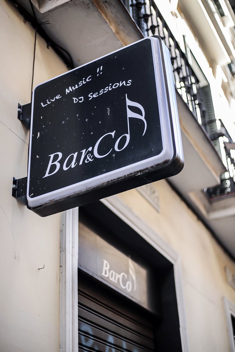 MadridDecadente's tweet image. 📌 Malasaña 

Ultimamente no hay semana sin una despedida triste en Madrid…

La Sala Barco echa su cierre tras la sesión de hoy, tras décadas de música y conciertos…y aunque desconozco las razones, nunca deja de ser una pena ver desaparecer uno de los clásicos de Madrid 😢