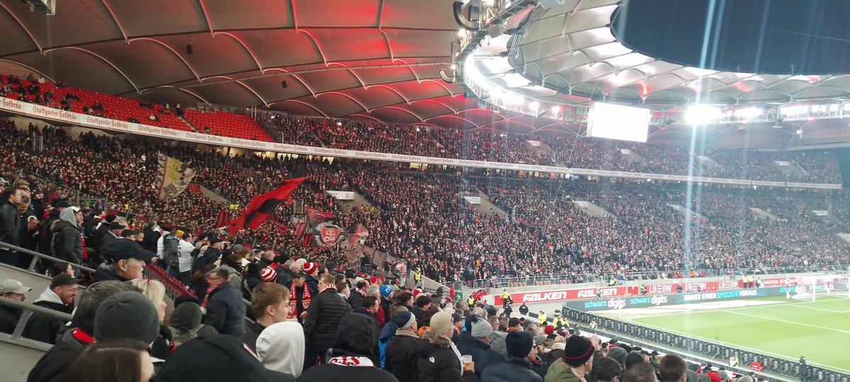 MatousKrecl's tweet photo. Dnešní @DestinaceFotbal

VfB Stuttgart - Bayer 04 Leverkusen 

7 gólů, naprosto fantastický zápas, kdy v úplném závěru dal rozhodující branku pro hosty Patrik Schick 🤩

Thanks a lot for the ticket @BGroundhopping 😁

#groundhopping https://t.co/4TFucfHJJt