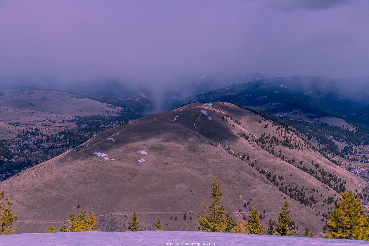 DanHassett2's tweet photo. An unsettled day over Mount Jumbo in late winter!
#danhassettphotography #sceneryart #missoulaart #landscapephotography #professionalphotography #outdoors #beautyinnature #artist #Montana #missoula #mountjumbo #dramaticsky #bigskycountry #highcountry #storms #shadows #color https://t.co/MH99MENrui