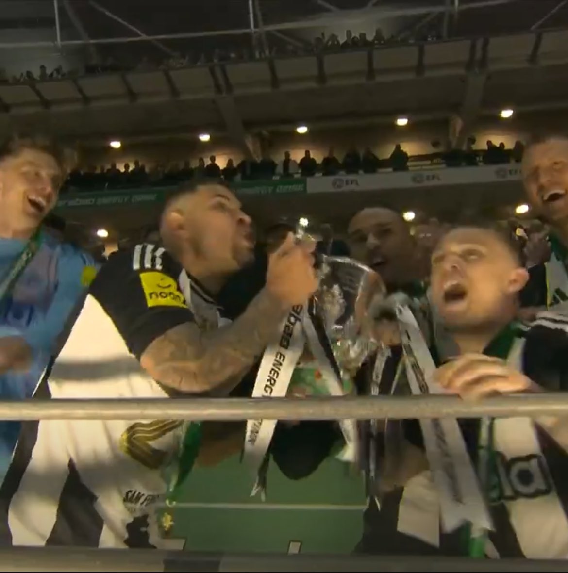 Great to see <a href="/brunoog97/">Bruno Guimarães</a> &amp; Tripps calling along <a href="/LasceIIes16/">Jamaal Lascelles</a> to lift the trophy together #NUFC #OneTeam #wedontdoquiet #ToonArmy