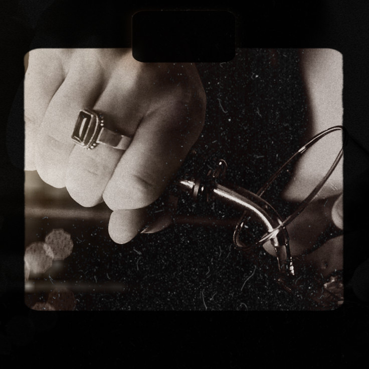 ㅤㅤ    𝐒𝐄 𝐁𝐔𝐒𝐂𝐀 ‘ NIKOLAJ PETROV —
ㅤㅤ  hermano mayor de katerina, timotei
ㅤㅤ  y valeria. demonio de alto rango y
ㅤㅤ   vampiro ; conocido por su humor
ㅤㅤ  inmaduro, poca seriedad y fiestas noct.
ㅤㅤ  
ㅤㅤ  más info en dm. 𝐫𝐞𝐭𝐰𝐞𝐞𝐭?