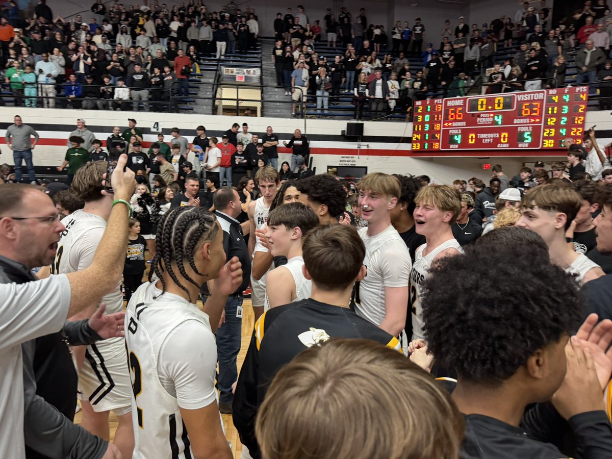 🏆 Perry is going to State! 🏆 
Perry - 66
North Royalton - 63

The Panthers defeat a North Royalton team that hasn’t lost since December