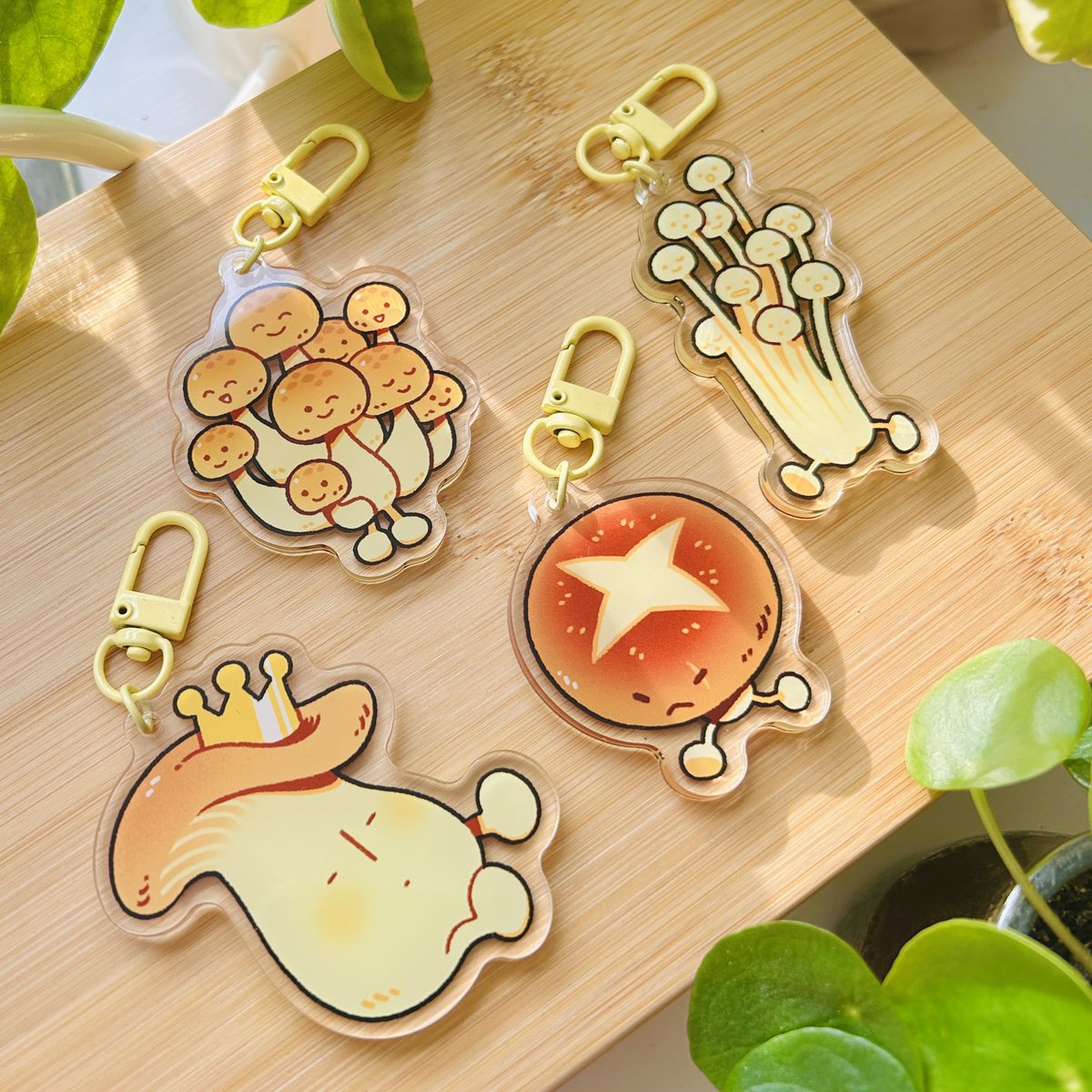 sooo happy with how my mushroom buddies came out!! 🍄