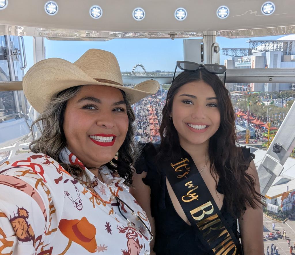 mayeli400's tweet photo. @RODEOHOUSTON 
#RodeoHouston https://t.co/HqG2vISvEp