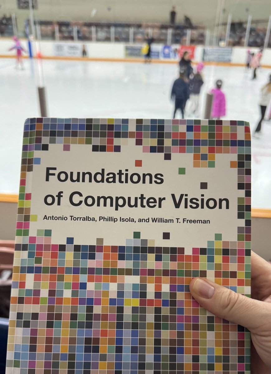 CSProfKGD's tweet image. Did I say I ❤️ this #computervision textbook?  So many great insights!