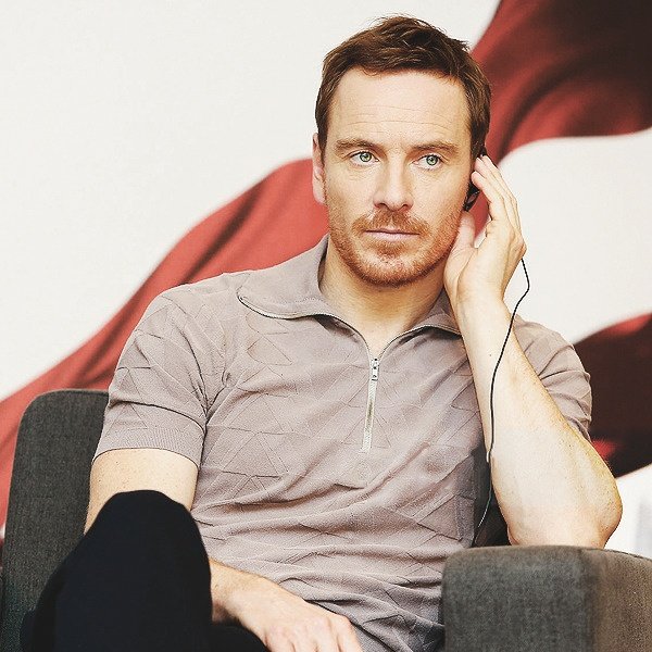 Me detengo a ver un momento que esta pasando por aquí