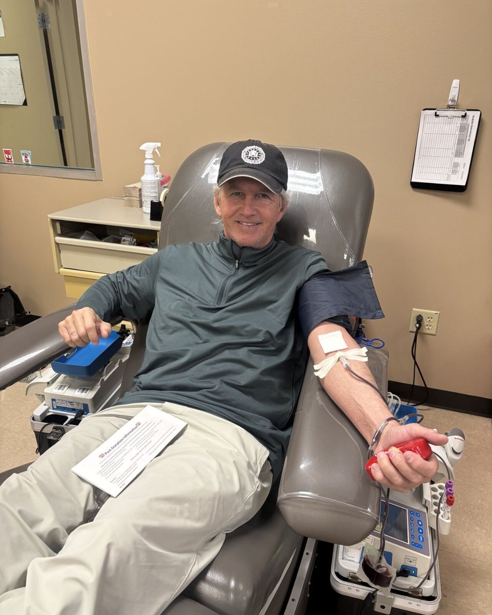 🩸 Your reminder to give blood and save lives!

"Every 2 seconds, someone in the U.S. needs blood. Your donation helps cancer patients, trauma victims, and more. Let’s make a difference together!"

💪 Be a hero today: bitly.versiti.org/3DaSHlw

Tag #Versiti to share your story!