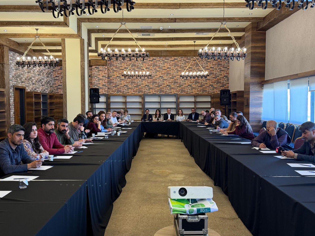 Bileşeni olduğumuz Amed Kent Koruma ve Dayanışma Platformu olarak ,’Kürt Meselesinde Çözüm İçin Sivil Toplum Buluşması ‘ konulu çalıştay düzenlendi .