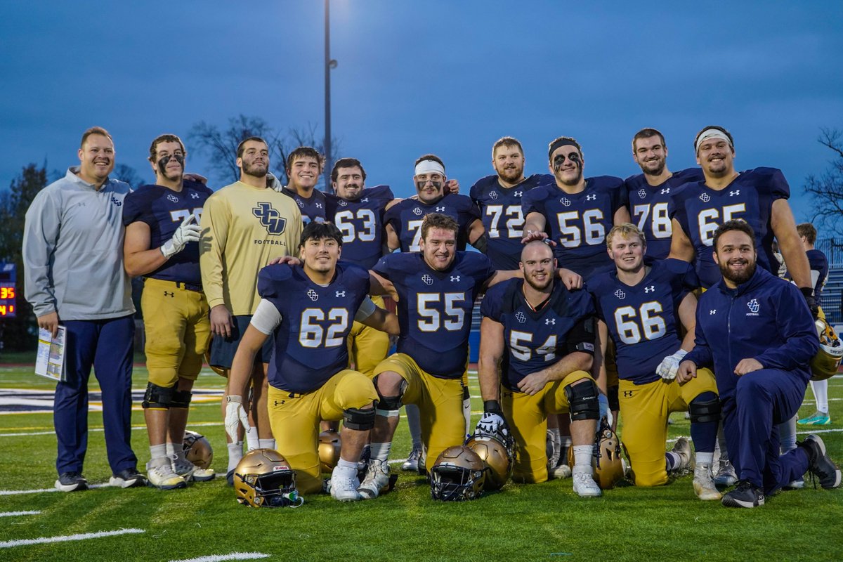 FBCoachTJ's tweet photo. "Be among the best. Pretend you're not. Work harder than everyone else."

#MenofCarroll⚡️ https://t.co/fBlsvf9nAa