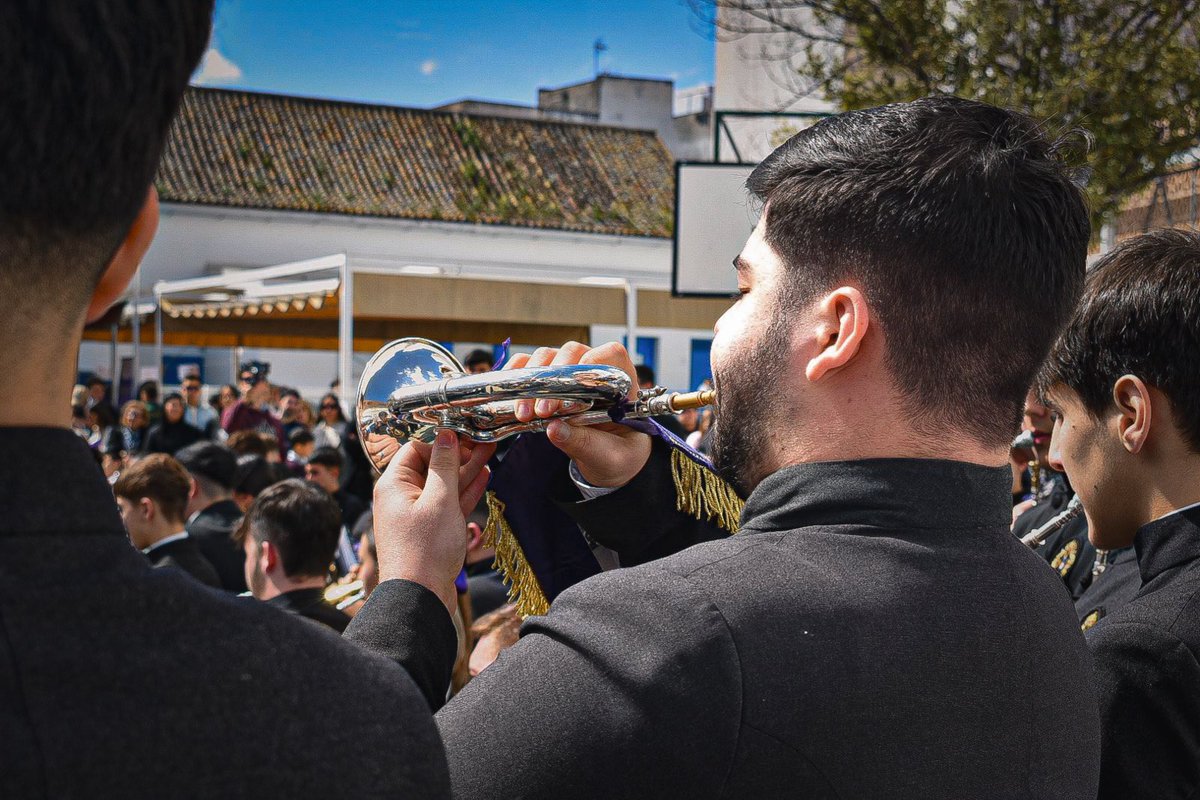 SagradaColumna's tweet photo. 📷Algunos momentos de la actuación de hoy en el XI Certamen de bandas “Esperanza de la Trinidad” 

Queremos agradecer tanto al público como a nuestra @Hdad_Trinidad por tanto cariño recibido. 

Descontando sábados del calendario.. 

🥁🎺💜

#suenacolumnayazotes https://t.co/cIF1i92M9k
