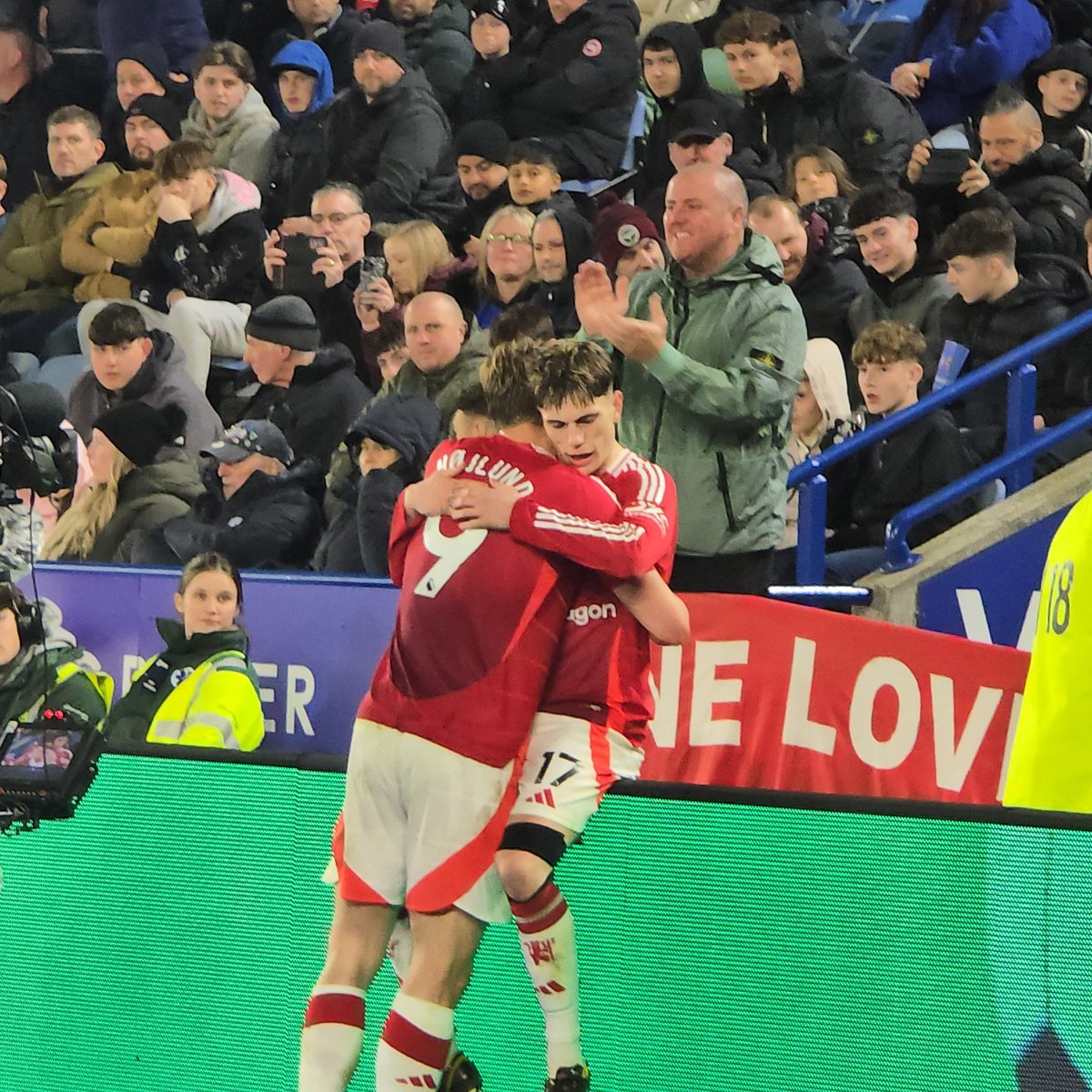 bennymufc's tweet photo. Leicester City 0-3 Manchester United: Goals by Hรธjlund, Garnacho & Bruno Fernandes sends Zayden home a happy birthday boy with 3 points for the Reds: #MUFC #LEIMUN #KingPowerStadium #PremierLeague #ManchesterUnited #ManUtd #AwayDays #LeicesterVsUnited #AmorimsRedAndWhiteArmy ๐พ๐ช https://t.co/20K9p0pIA5