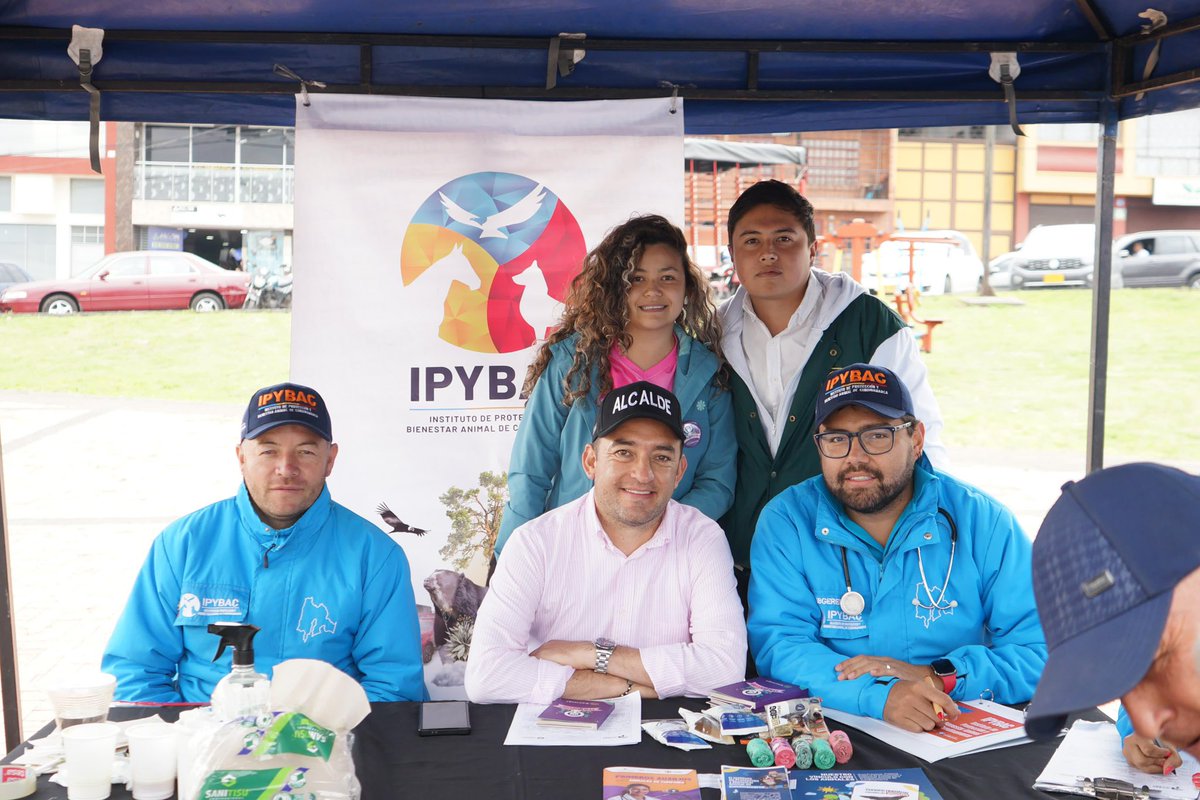 ipybac's tweet photo. ¡Celebramos los 251 años de @AlcSubachoque con bienestar animal! Acompañamos a la Alcaldía con desparasitación y vitaminización para perros y gatos, además de entregar alimento. Desde #IPYBAC, seguimos trabajando por el #BienestarAnimal de #Cundinamarca. 💙🐶🐱 https://t.co/uTwSsIedLp
