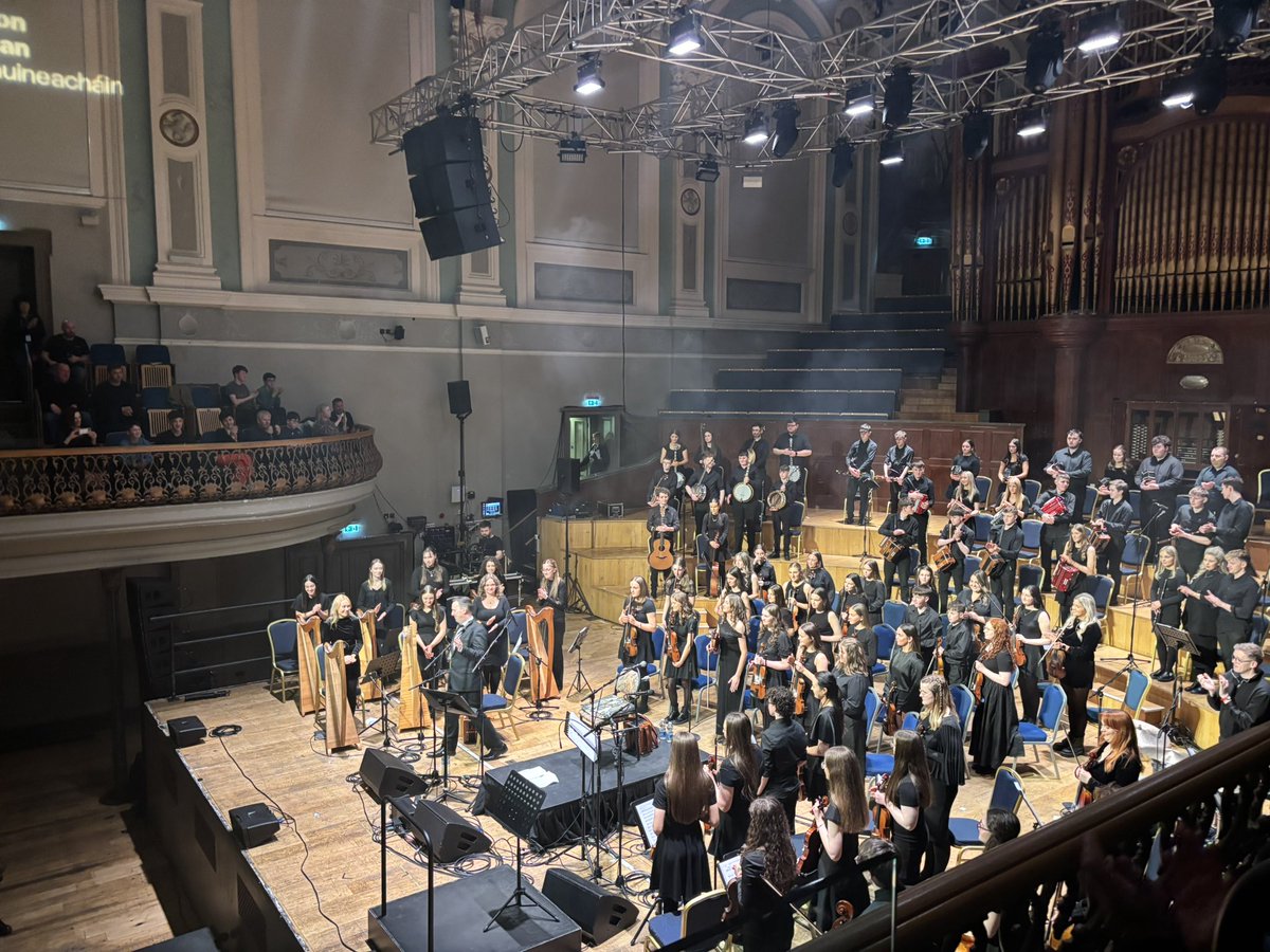 Paddy (@floodpaddy) on Twitter photo Wow. 105 young musicians of <a href="/musgencavmon/">Music Generation Cavan / Monaghan</a> take to <a href="/UlsterHall/">Ulster Hall | Live Entertainment Belfast</a> for <a href="/BelfastTradF/">Belfast TradFest</a> 2025. Michael Rooney conducts as they celebrate the music of <a href="/mairtinoc/">Mairtin O Connor</a> Wow. 105 young musicians of <a href="/musgencavmon/">Music Generation Cavan / Monaghan</a> take to <a href="/UlsterHall/">Ulster Hall | Live Entertainment Belfast</a> for <a href="/BelfastTradF/">Belfast TradFest</a> 2025. Michael Rooney conducts as they celebrate the music of <a href="/mairtinoc/">Mairtin O Connor</a>