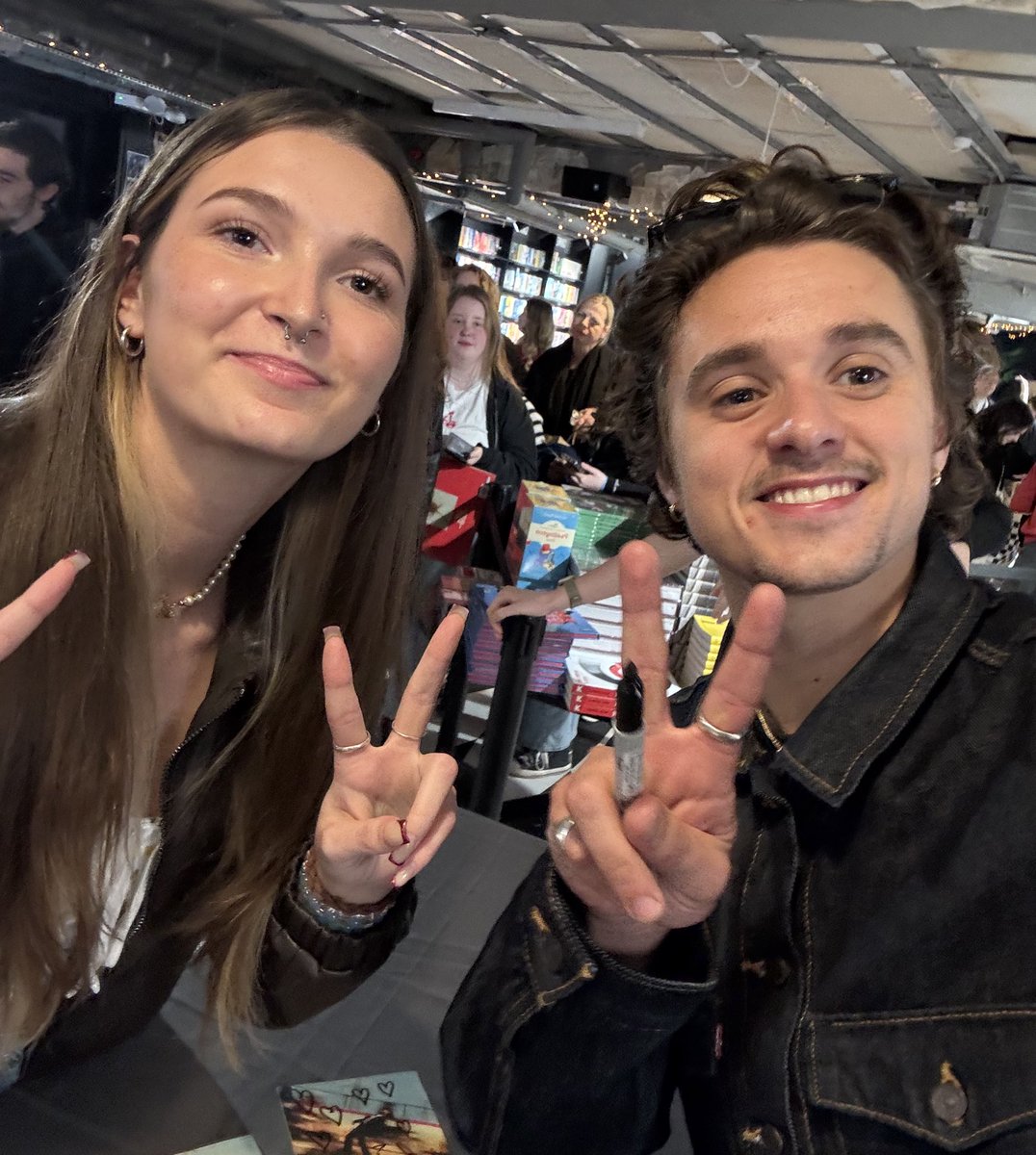 aleyna✮ tweet media