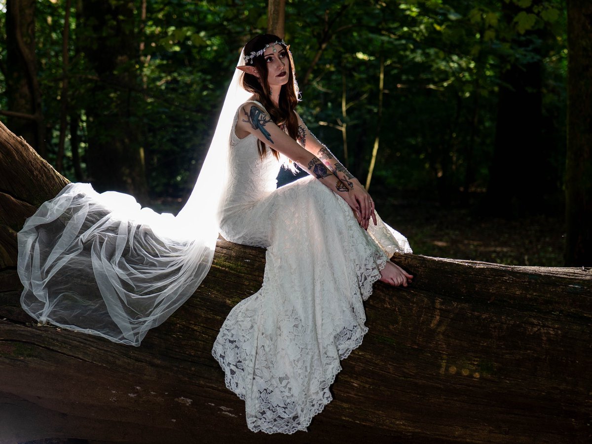 death_pixiex's tweet photo. Nothing better than going out into the woods and making magic with friends ❤️ 
Becoming an Elvish Princess for this shoot was the highlight of last year🧝🏻‍♀️ https://t.co/XQfKzmj7yT