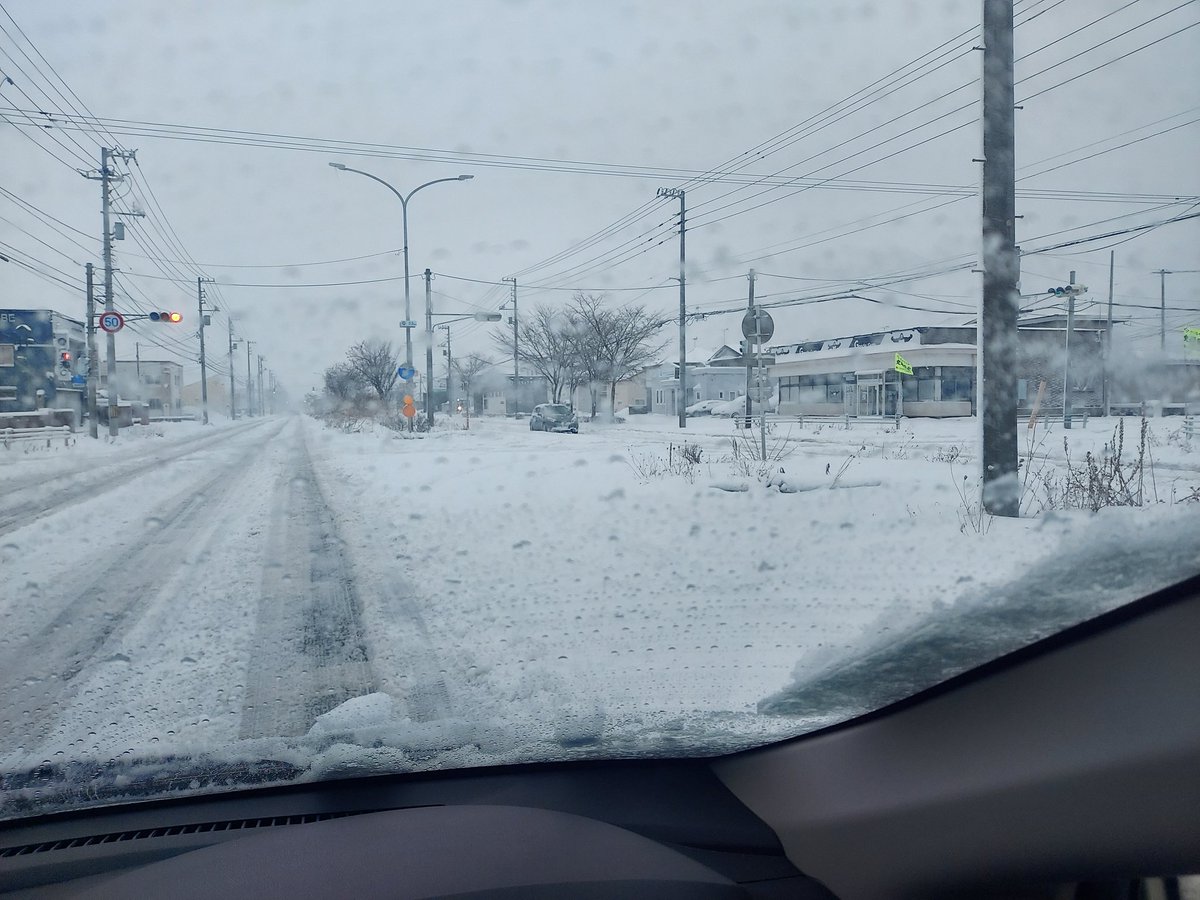UFO13's tweet photo. 雪はもういいよ…
#北海道
#3月 https://t.co/MJ1hcnHFLq
