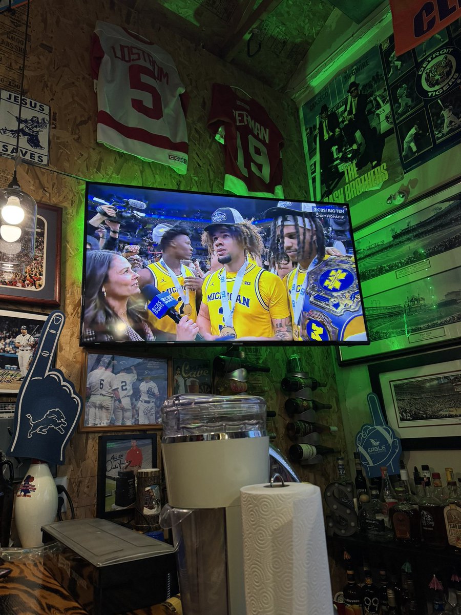 LFG!! <a href="/umichbball/">Michigan Men's Basketball</a> is your <a href="/B1GMBBall/">Big Ten Men's Basketball</a> Champion!! #goblue