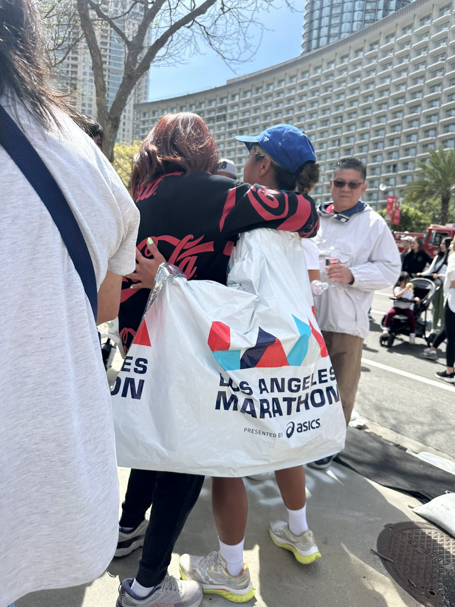 glioblastf's tweet image. They Did It! 🏁 Today, Team Glioblastoma Foundation crossed the finish line at the LA Marathon, running in honor of those impacted by glioblastoma. 💜
Every step fuels research, supports patients, and brings us closer to better treatments. To our runners: THANK YOU for making a…