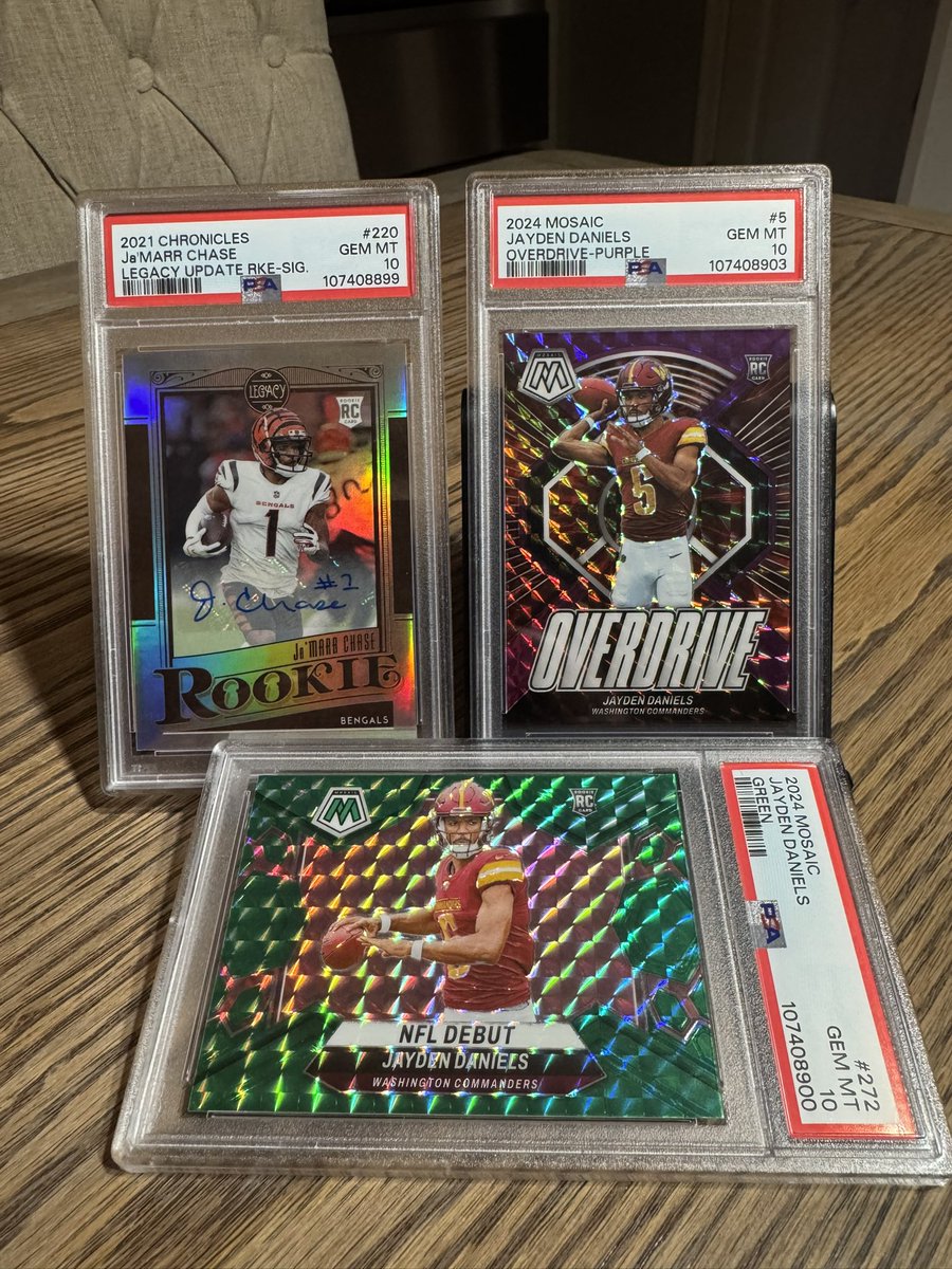 PlainOldLuke's tweet image. Pretty solid mail day today lol. Super tempted to keep the purple Jayden.