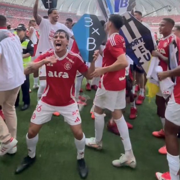 InterTimeLine's tweet photo. 🗣 Bernabei: "Internacional é uma loucura. Esse título é para todos!". https://t.co/rnB2ipN93m