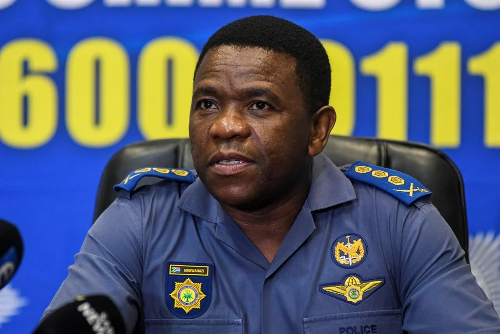 prince_mokotedi's tweet photo. General, you must ask me how I dealt with the situation! I was investigated by IPID, Scorpions (DSO), Hawks (DPCI), AFU, Judge of the DPCI, and numerous internal disciplinary inquiries BUT I am still standing! https://t.co/3C5rXipOAJ