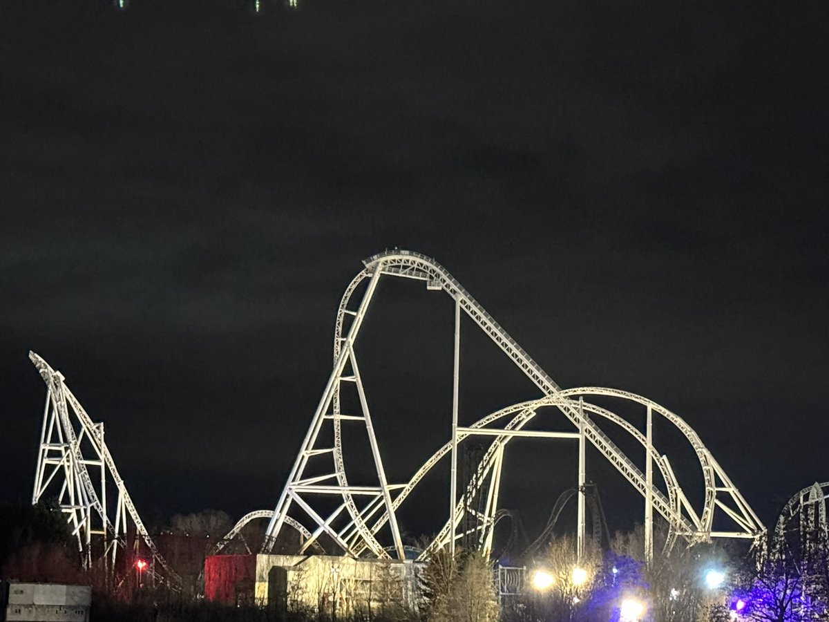 Amazing day <a href="/THORPEPARK/">Thorpe Park Official</a> today for passholder day, very quiet queues good vibes even  bumped into <a href="/DG95Official/">Dominic Gardner</a> and the amazing <a href="/Georgia_Sonic/">Georgia ★</a> on Colossus until next time ….