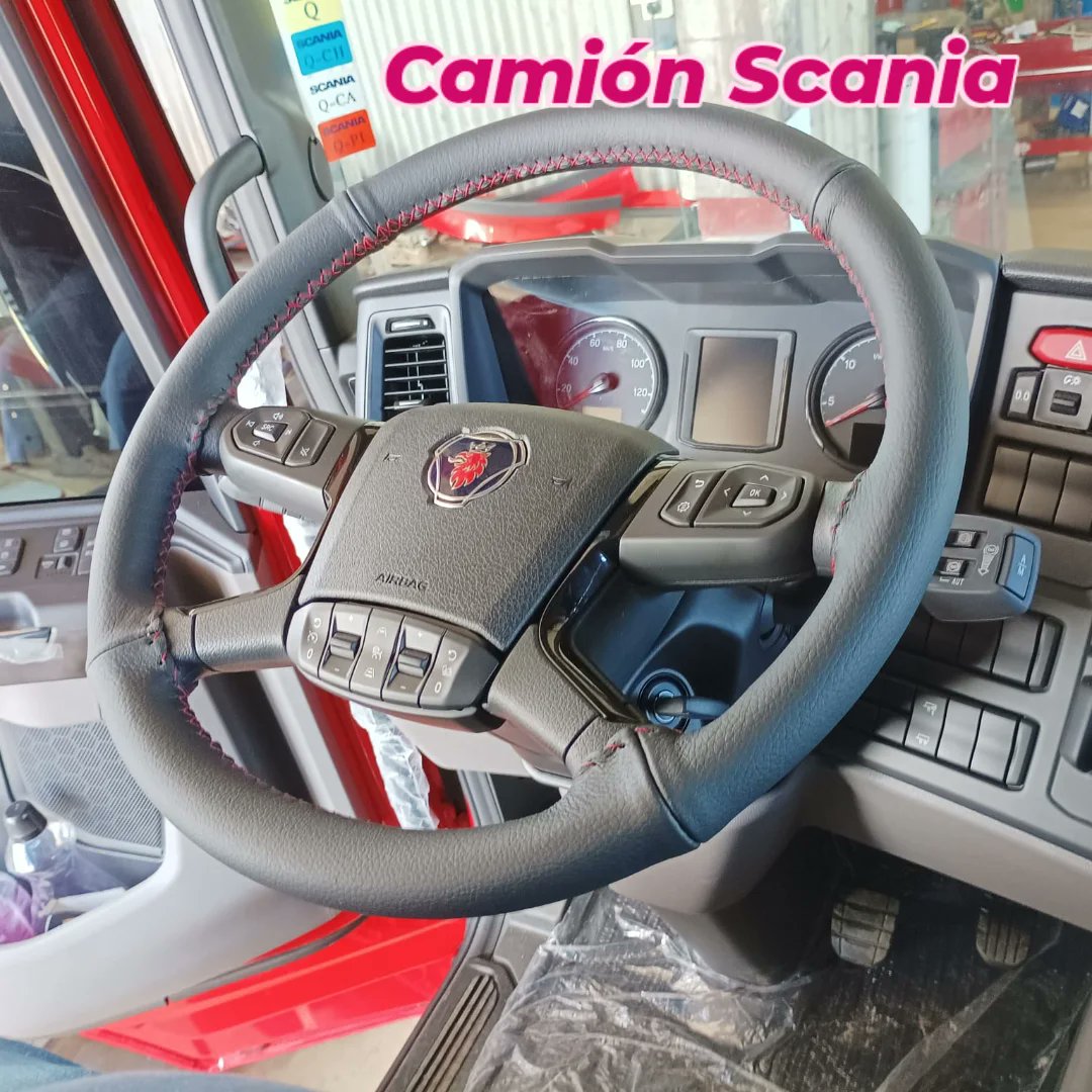 CUBREVOLANTES's tweet photo. Confeccionamos cubrevolantes a medida para volantes de cualquier tamaño, desde ómnibus de larga distancia hasta camiones de carga. Nuestros diseños garantizan un ajuste perfecto al volante, proporcionando un agarre firme y confortable para una conducción segura y placentera. https://t.co/NJ98l3wohF