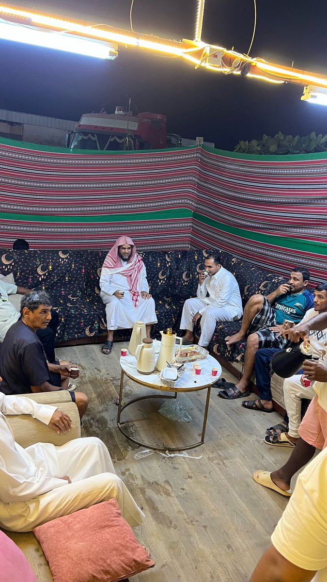 tanmya37's tweet photo. ضمن فعاليات مسابقة (أجمل حي) التي تنظمها جمعية #تنمية_ابوعريش بدعم من مركز التنمية الاجتماعية بجازان، قرية سلام بني واصل تنفذ إفطارا جماعيا ولقاءات رمضانية تجمع أهالي القرية بكافة فئاتهم بهدف تعزيز الروابط الاجتماعية وبث روح التعاون والمحبة بين أبناء القرية. https://t.co/smJZf1PtOa
