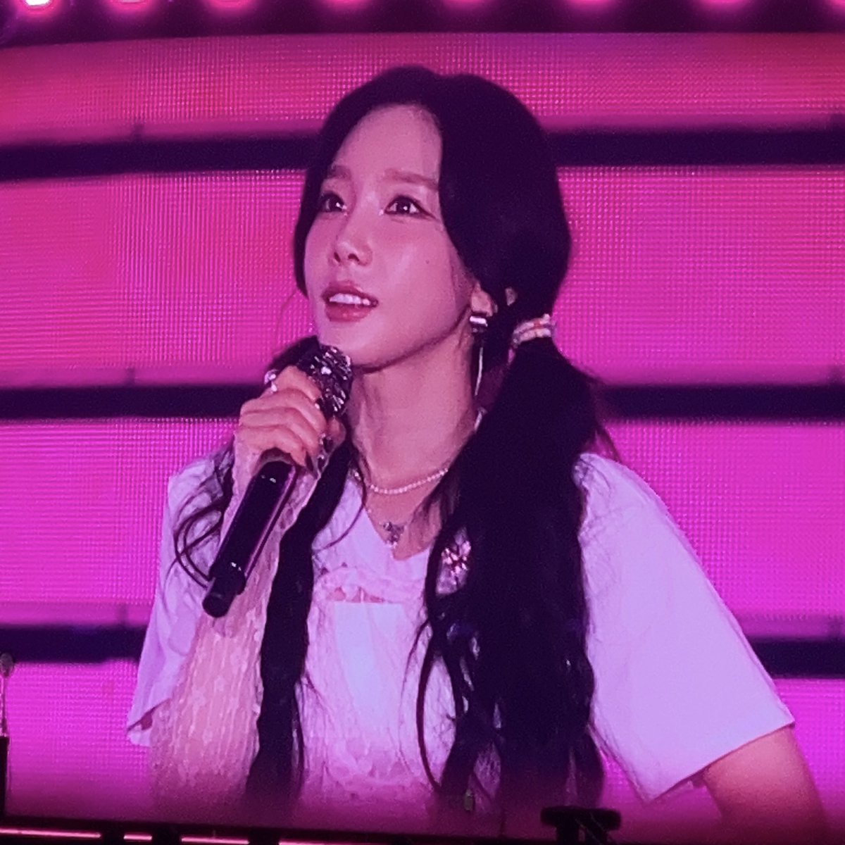 taengab's tweet image. a thought i had while watching taeyeon’s taipei concert: the internet will always be small and a negative comment a person can make can never tarnish the reputation that taeyeon has cultivated over the years, one that has secured her an active and longstanding fanbase. 

almost…