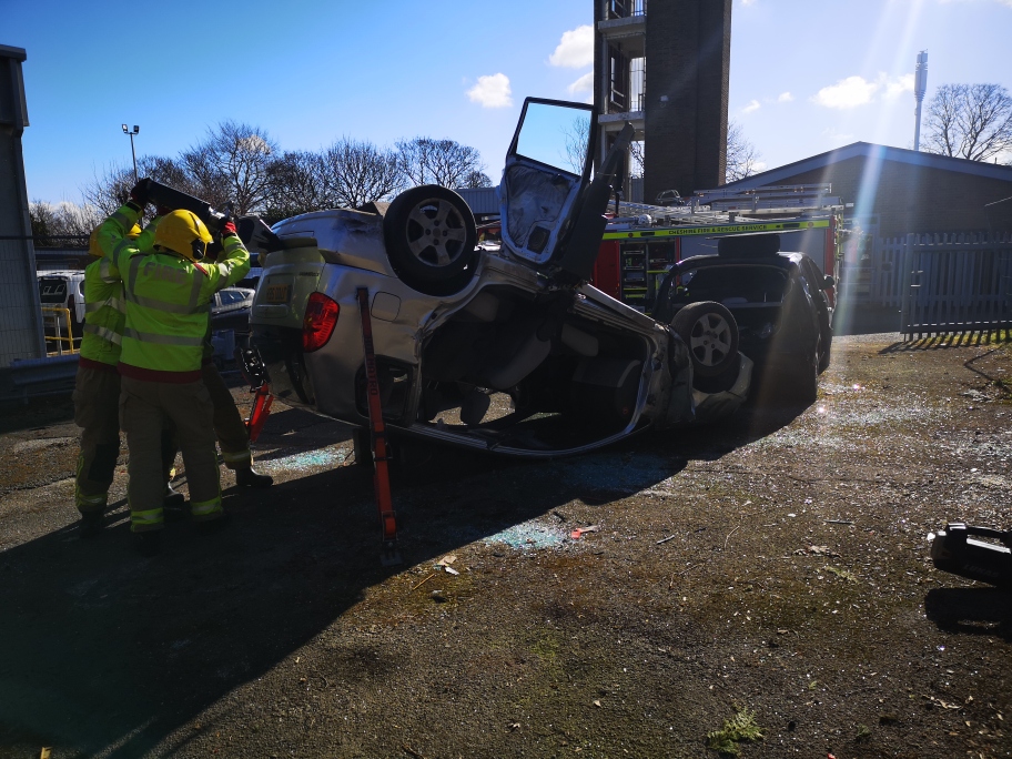RuncornFS's tweet image. 🚗 Most RTCs are on four wheels, so we must prepare for the expected. 🚒 as an emergency service, White expanded our knowledge by training for the unexpected—ensuring we operate effectively in all scenarios. Prepared minds, skilled hands, safer outcomes! #FireService #RTCs