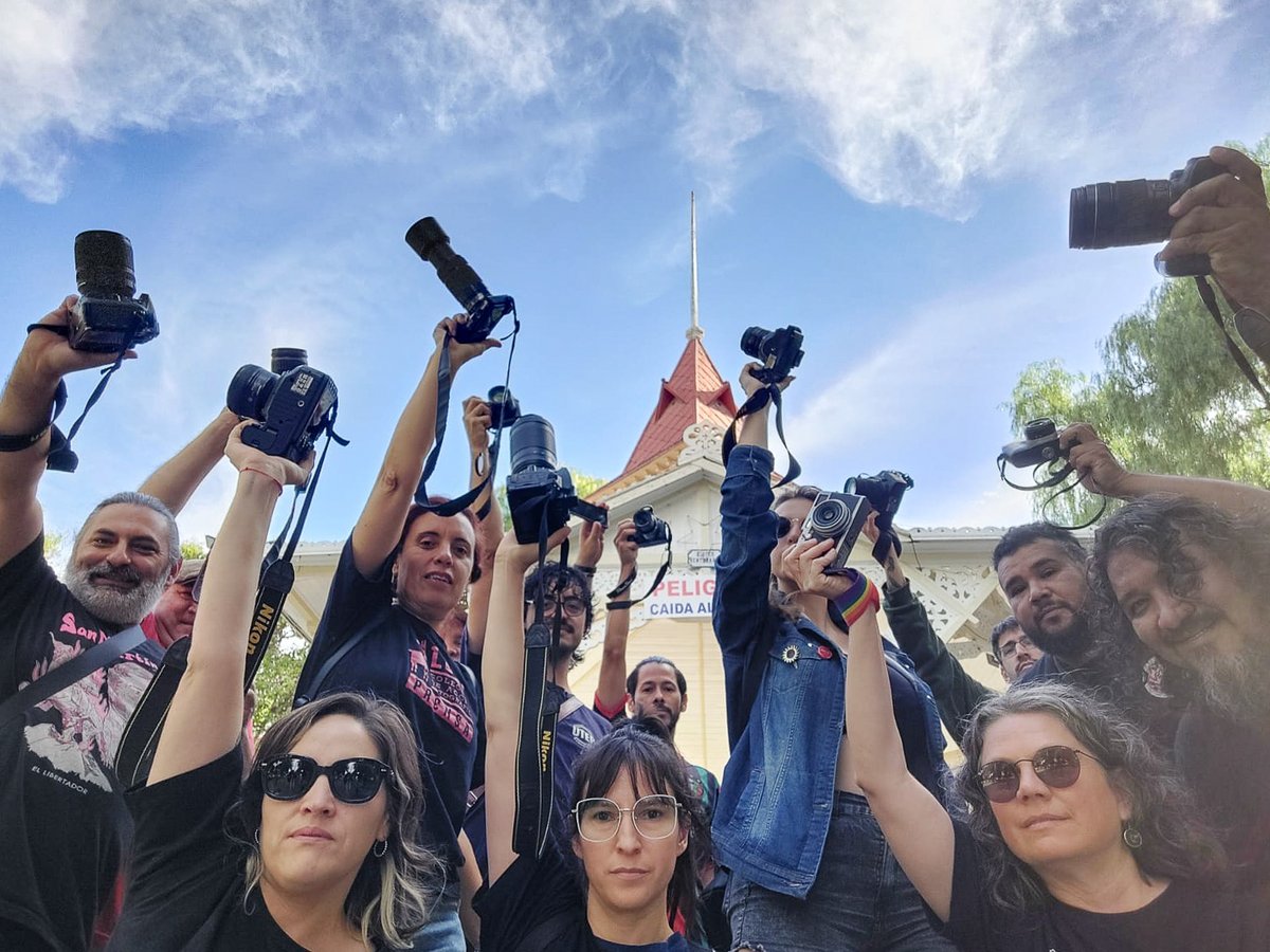 Camarazo en Trelew
#JusticiaPorPabloGrillo
#FueraBullrich

“Queremos decirle a quienes le temen a nuestro trabajo que lo vamos a seguir haciendo”.

Fin.