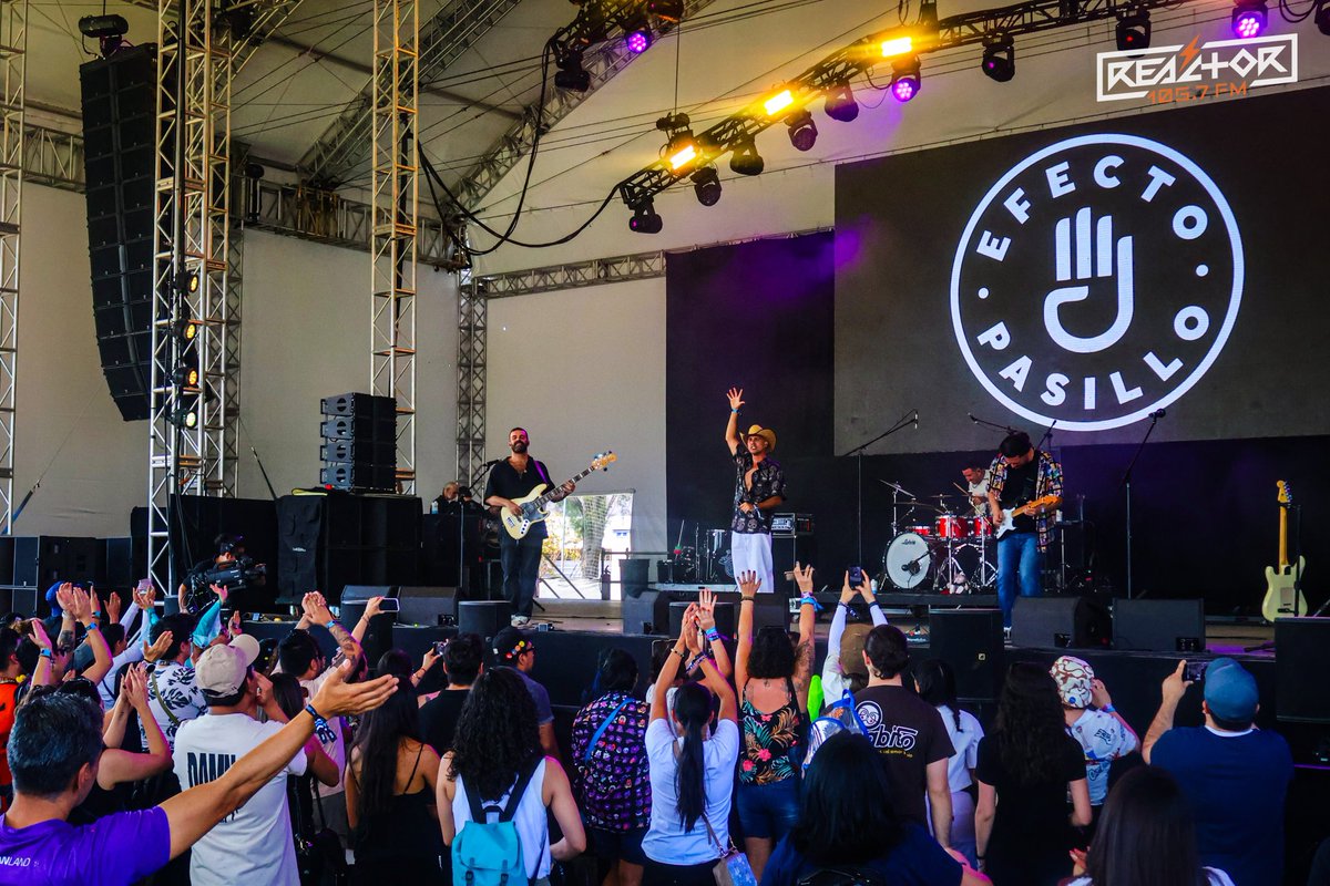 Reactor105's tweet photo. .@efectopasillo poniéndole sabor a este segundo día del @vivelatino 2025 🤠🎶

📸: @marioonceagain

#ReactorVL https://t.co/t5cldlBfjV