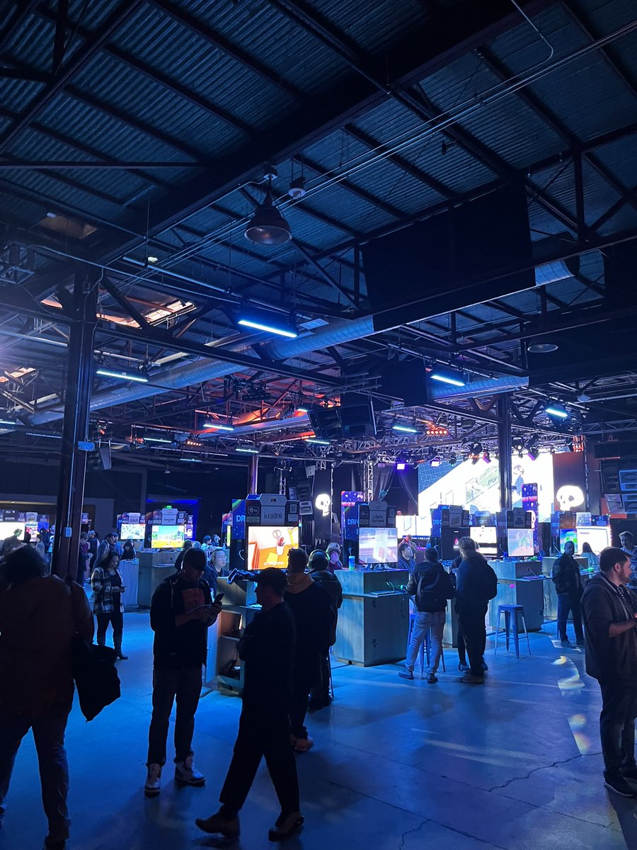 DOORS

        ARE

✨✨OPEN✨✨