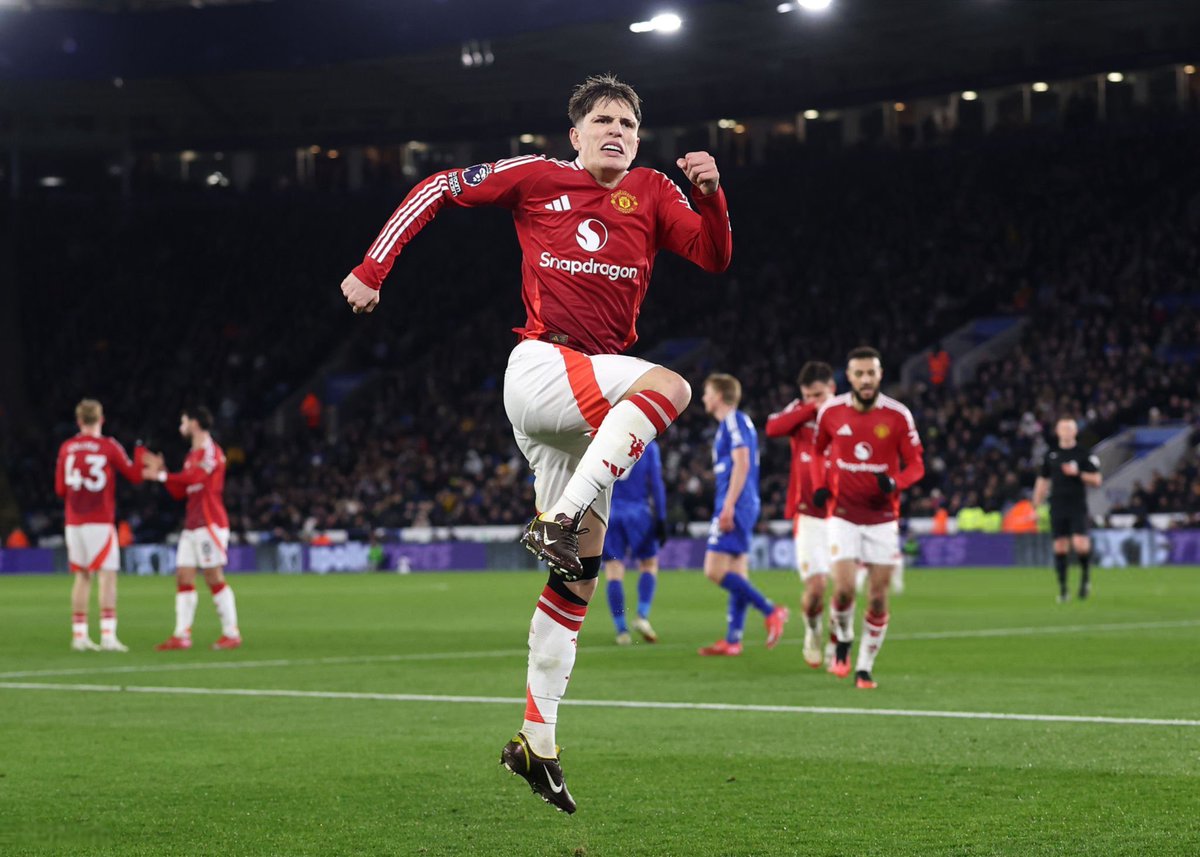 🚨🚨🎙️| Ruben Amorim on Alejandro Garnacho: 

"He was very happy, but the most important thing is that he improves his game. He plays on both sides. He makes defensive returns. When you do these little things, you are rewarded. He deserves this goal."