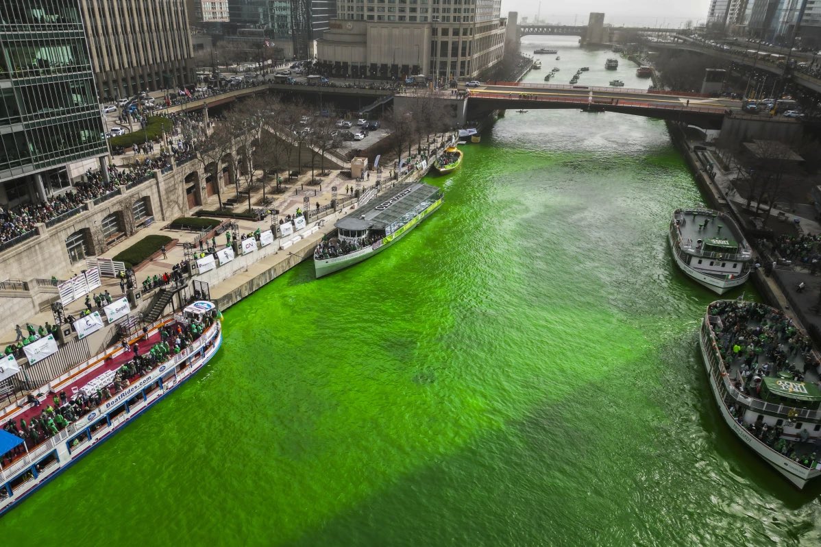 cleg16676935420's tweet image. Chicago needs to do something about this fast. #greenwater #ectocooler #weirdwater #gme
