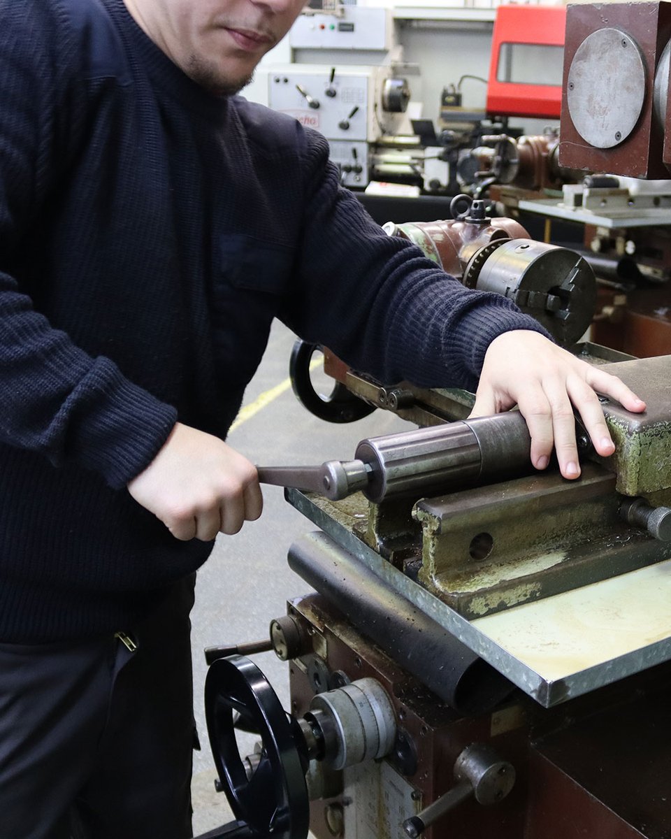 🔧 Vols un futur amb sortides? Descobreix el Grau Mitjà en Mecanització!

📅 Portes Obertes – 1 d’abril ⏰ 19 h

🔩 Fabrica peces amb precisió
⚙️ Domina la maquinària industrial
🏭 Un sector amb alta demanda!

Vine i informa’t!  
#FP #mecanització #portesobertes