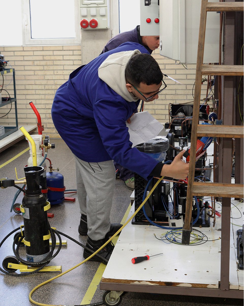 📢🔧  Descobreix els nostres cicles d’Instal·lació i Manteniment / Energia i Aigua a la jornada de portes obertes!

📅 1 d’abril | 🕖 19:00 h | 📍 Institut Santa Eugènia

#PortesObertes #FormacióProfessional #FuturTècnic #Girona