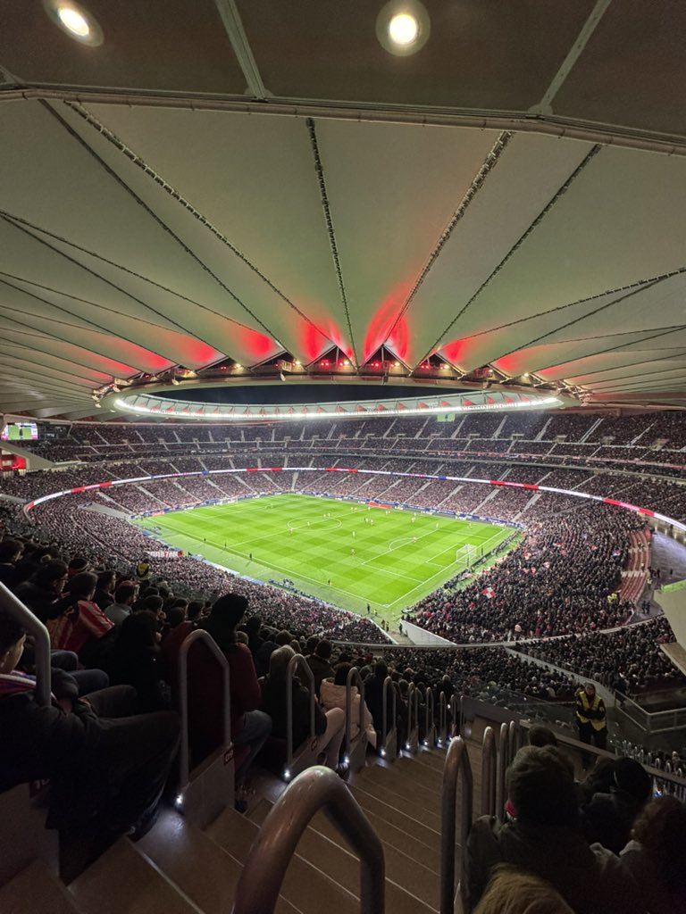 marcusa2001's tweet photo. @talkfcb_ Greatest game I have been to🤩 Vamos! https://t.co/PZVbrqXrzh