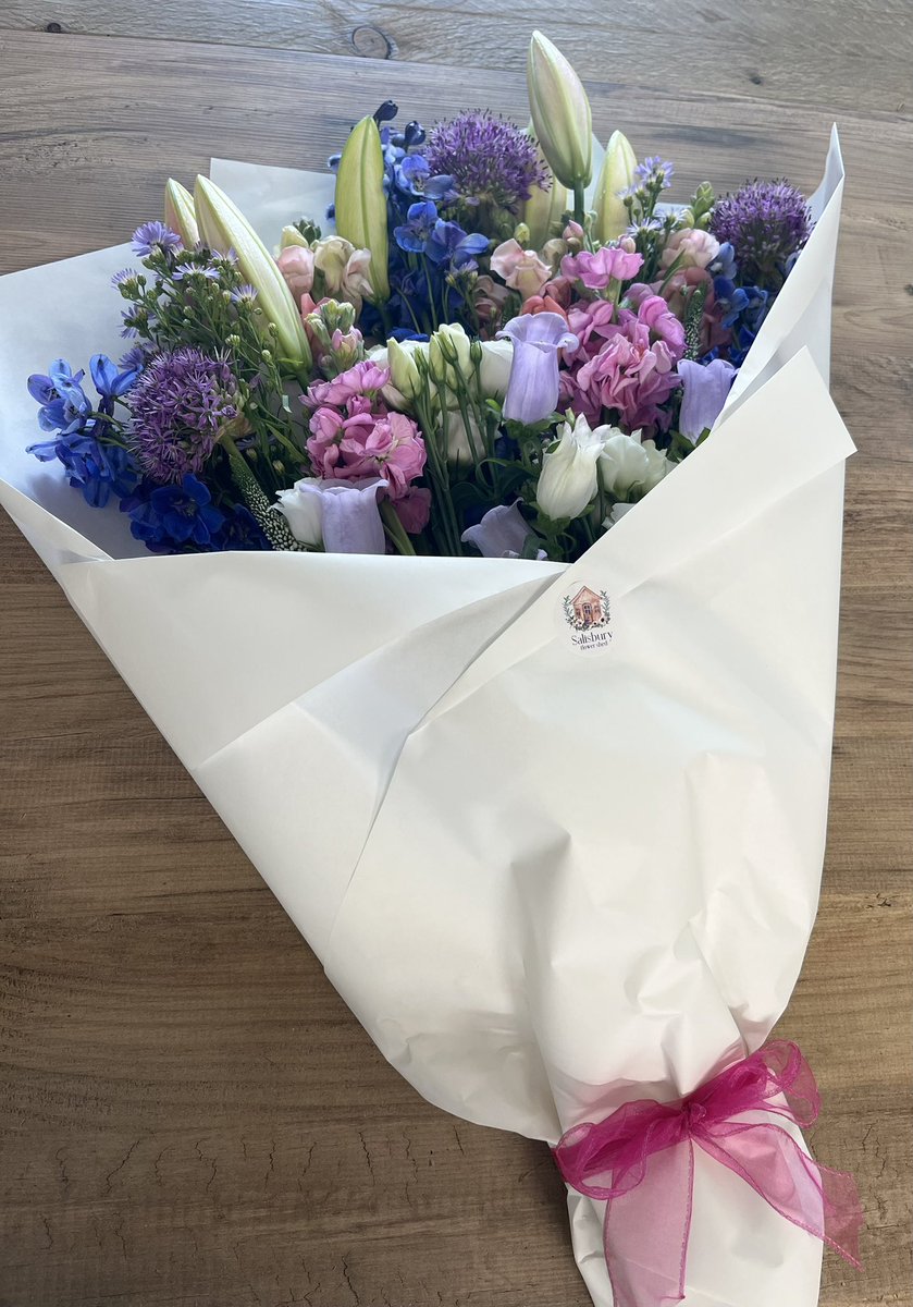 There’s still time to place an order for Mother’s Day flowers for collection or delivery 💐🌺🌸

thesalisburyflowershed.co.uk

Tel: 01722 701041
Or 
Mobile: 07977 126076

Sue 🌸