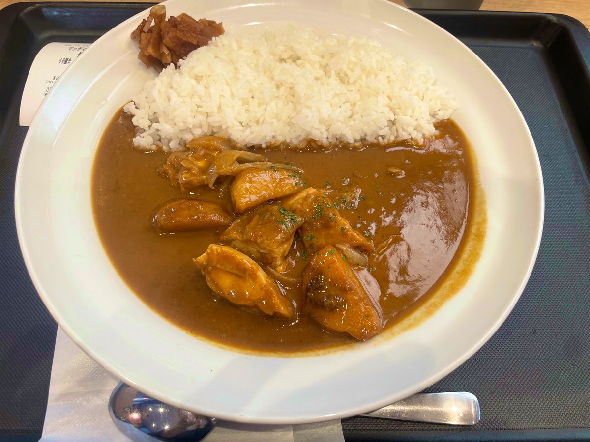 今日の朝ごはん。松屋のマッサマンカレー。