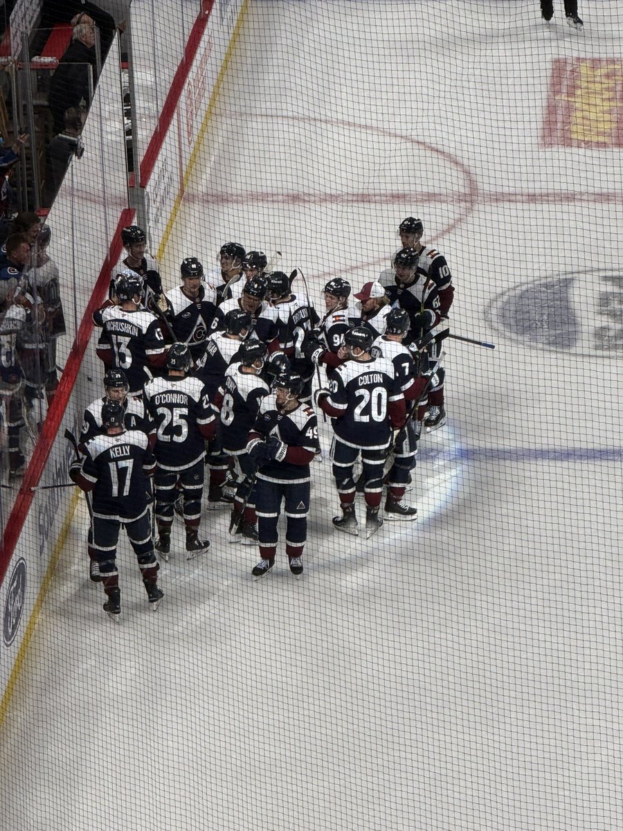 AvsAngelsChick's tweet image. #Avswin #goavsgo🏒❤️💙 #TeamMalinski