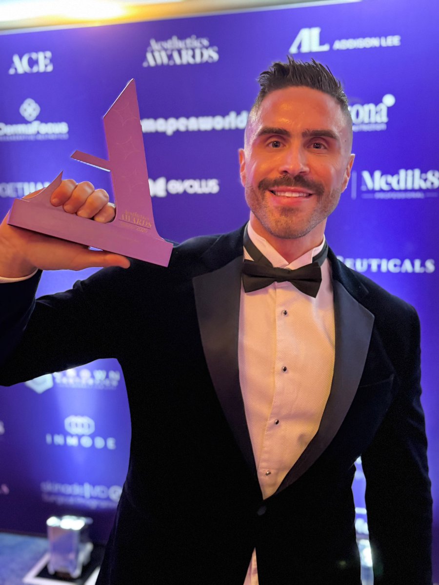 What a whirlwind - awarded Medical Aesthetic Practitioner of the Year at the Aesthetics Awards last night. Proudly muddying the professional waters as an OMFS ST6 in the NHS 👊