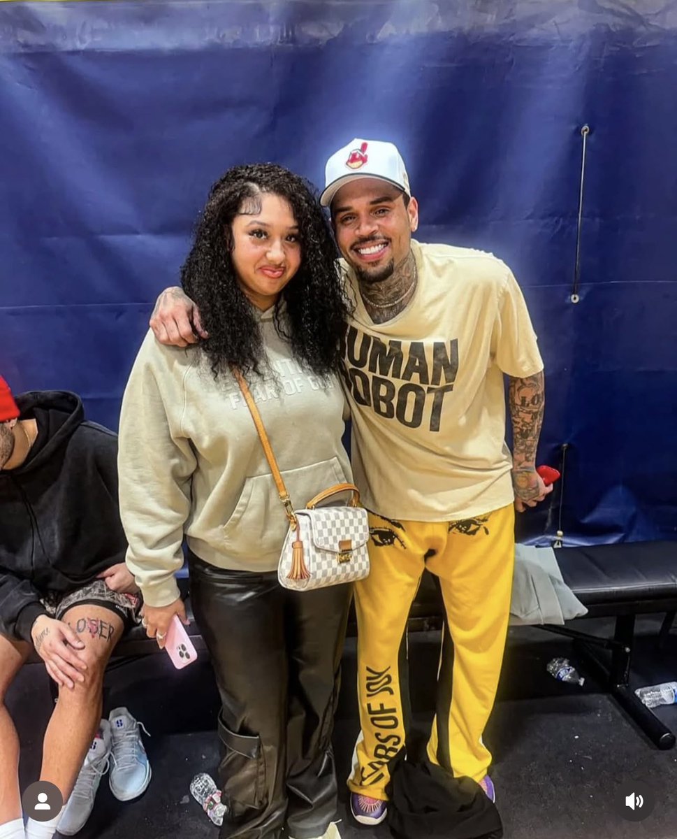 YOUNGLYXX's tweet photo. Woke up to a text saying “I seen Chris Brown rocking your brand tears of joy” https://t.co/RgW18tFUVG