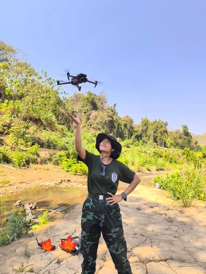 NwayMar12's tweet image. လူ ငယ် တော့      
လူ ငယ် ပဲ
 
ပျော် စ ရာ ဘုံ ကွယ် ပျောက် နေ တဲ့   
  ခေတ် လူ ငယ်  🍁

#crown ^-^
#memories
#Wint Tharaphu Htwe Htwe