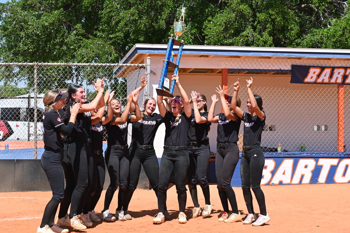 IA_softball_'s tweet photo. Inspiration Academy wins Bartow Home of Champions Tournament! The girls knock off Lake Whales 3-0, McKeel 6-3, Lake Region 1-0, and Bartow 6-3 to take the trophy! https://t.co/3LoT0Foxqh