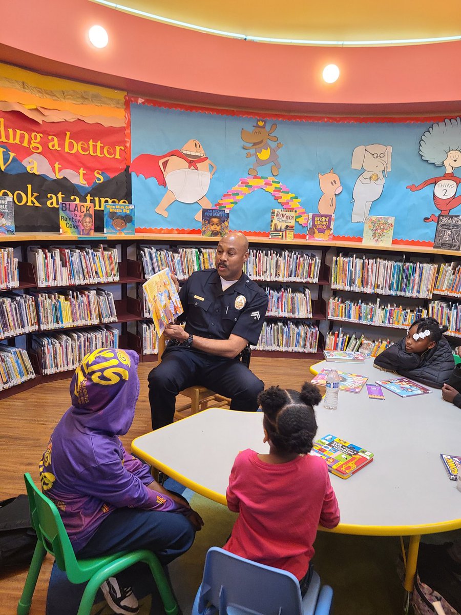 LAPDOutreach's tweet image. Reading is fun when in good company.   #LAPD Senior Lead Officer Griffin doing a read along at Alma Reaves Woods - Watts Branch Library.   Message us so we can connect with you and your group.   

What was your favorite children’s book growing up?